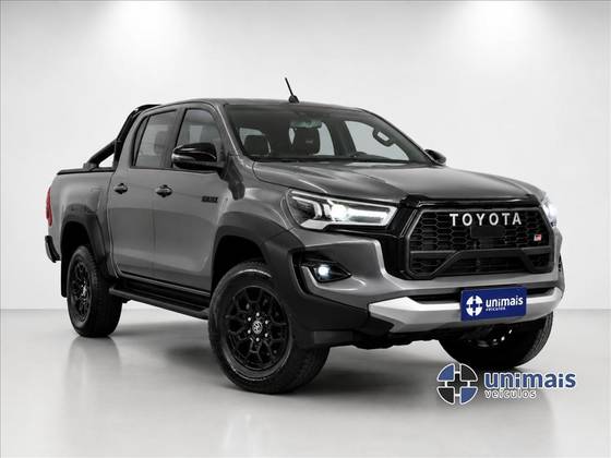 TOYOTA HILUX 2.8 D-4D TURBO DIESEL CD GR-S 4X4 AUTOMÁTICO TOYOTA HILUX 2.8 D-4D TURBO DIESEL CD GR-S 4X4 AUTOMÁTICO
